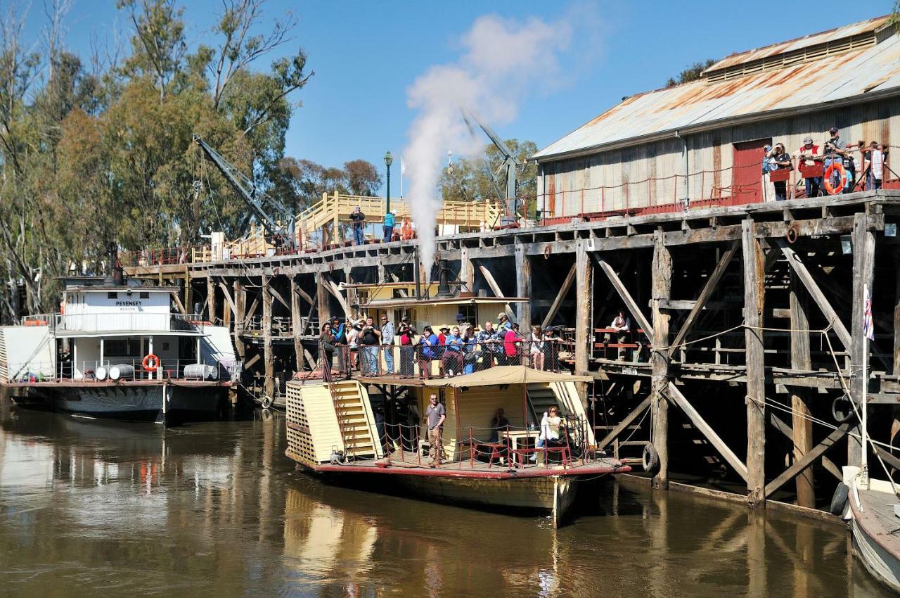 Bridges On Meninya Motel & Apartments Moama Kültér fotó