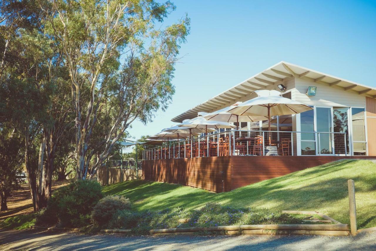 Bridges On Meninya Motel & Apartments Moama Kültér fotó